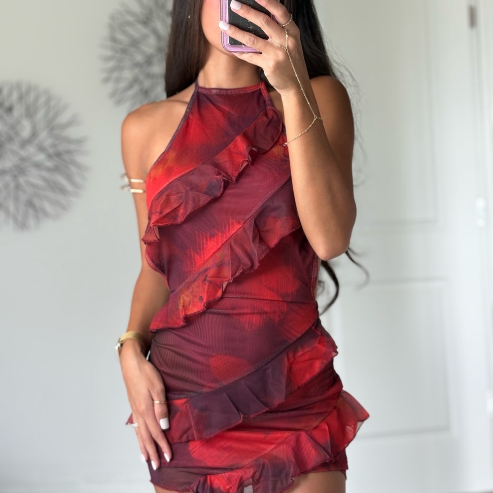 Elegant Red Ruffled Dress - Picture 3 of 5